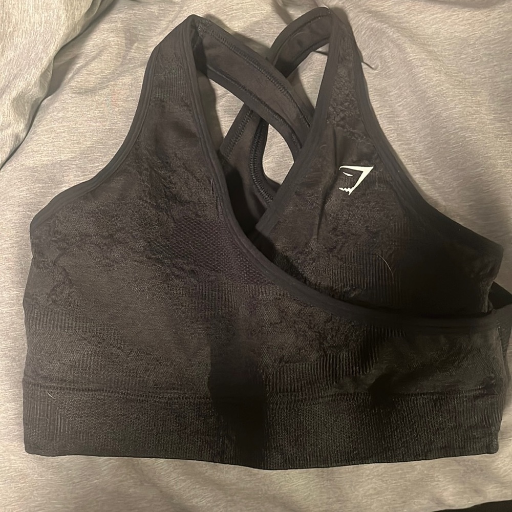 Adapt Camo Seamless Sports Bra. Medium Support. Black/ Onyx Grey. Size small.
